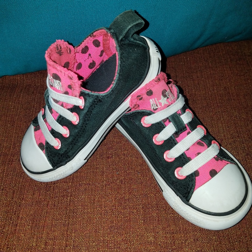 Toddler Converse size 6